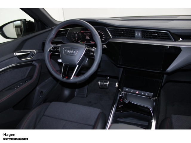Audi Q8 e-tron S line 50 quattro 250 kW sofort verfügbar! in Hagen