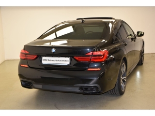 BMW 750 750